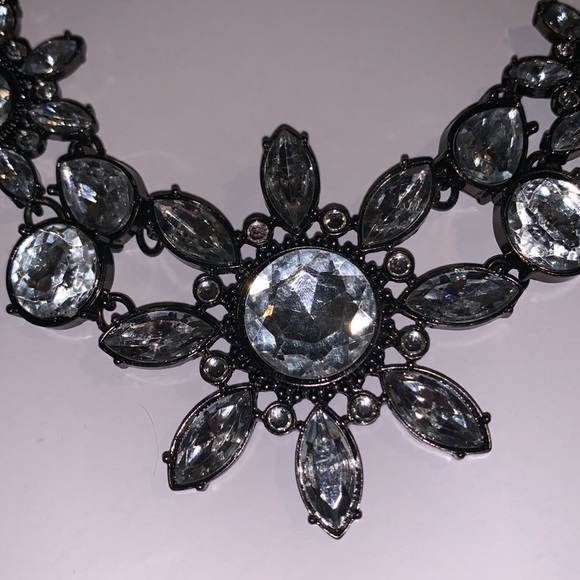 Beautiful Evening Necklace 18 inch plus 3 inch extender added - Picture 2 of 5